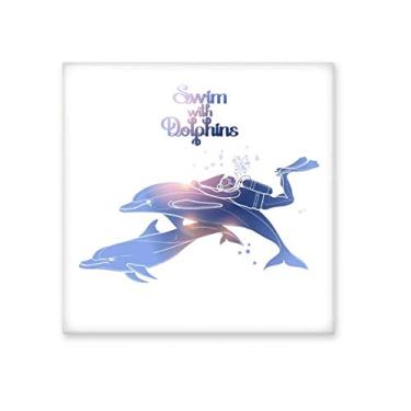 Imagem de Decalque brilhante de azulejo de cerâmica ilustrado com golfinhos de natação