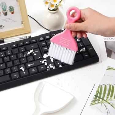 Imagem de Mini vassoura com conjunto de pá de lixo para mesa, teclado e ninho de animal de estimação, necessidade de limpeza diária pequena vassoura manual de plástico com escova, rosa