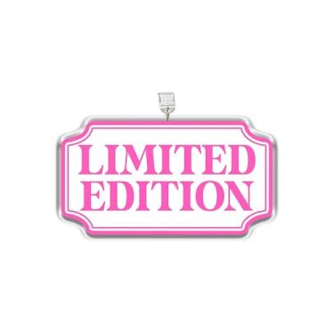 Imagem de MEIYSTICK Pingente de plugue de poeira de edição limitada, pingente Kindle, pingentes de plugue de pó de acrílico tipo C ou relâmpago, pingentes de acessórios Kindle, citação limitada Coquette