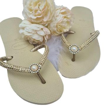 Imagem de Havaianas Feminina Cutomizada Pérola Central e Strass