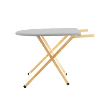 Imagem de Tabua De Passar Roupa Mesa Passadeira 100% Madeira C/Porta Ferro e Tomada Dobrável Regulagem de Altura