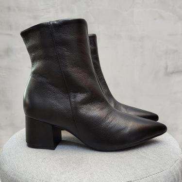Imagem de Bota Feminina Couro Paloma Cano Médio Bico Fino - Hola, Preto, 37