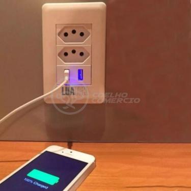 Imagem de Tomada De Parede 2 Entrada Fonte 2 Usb 5v 10a Bivolt