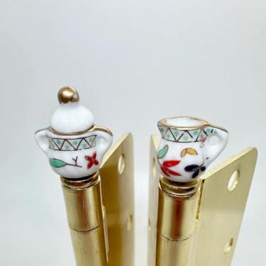 Imagem de Conjunto de xícara de chá com cabeça de dobradiça, café, topo decorativo de dobradiça, decoração de porta de estatueta magnética em miniatura, decoração de casa peculiar, presente de micro amante