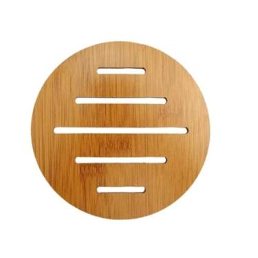 Imagem de Descanso De Panela De Madeira 19 cm Resitente Ao Calor, Ele Evita Danos E Manchas Em Mesas E Bancadas, Garantindo Segurança No Momento De Servir.