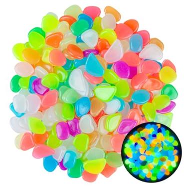Imagem de 200 peças de pedras luminosas – Pedras de chuva de cores mistas que brilham no escuro, seixos decorativos de resina para aquário de peixes, jardim, pátio, pátio, pátio, paralelepípedos coloridos à
