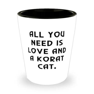 Imagem de Presentes exclusivos para gatos Korat, All You Need is Love and a Korat, copo de shot de Natal para gato Korat