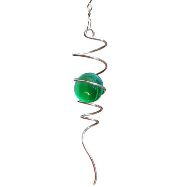 Imagem de FONMY Gazing Ball Spiral Tail Wind Spinner estabilizador com gancho giratório de 28 cm de cauda de aço inoxidável e esfera de vidro verde de 5 cm. Ornamentos de pendurar para decoração de jardim para ambientes internos e externos