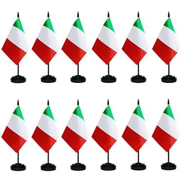 Imagem de Conjunto de bandeiras italianas de mesa pequena bandeira italiana de escritório com poste preto de 33 cm, base preta e topo de lança, bandeira italiana de luxo em miniatura, decoração de casa, decoração de escritório, celebrações de festival (pacote com 12)