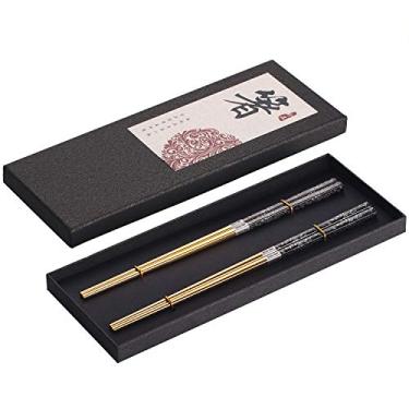 Imagem de Chopsticks Chopsticks Chopstick de metal reutilizável banhado a titânio 304 aço inoxidável Chopstick Seguro para lava-louças japonês coreano leve gravado antiderrapante Chop sticks para comer 2 pares Conjunto de presente preto dourado