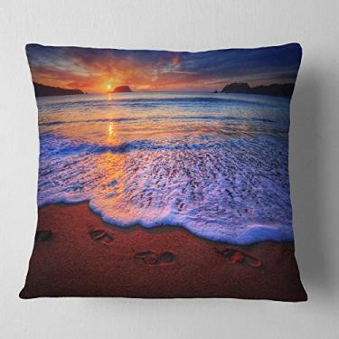 Imagem de Designart Pôr do sol colorido sobre a bela costa litoral sala de estar, sofá, enchimento de almofada de alta qualidade + capa de almofada impressa em ambos os lados 45,72 x 45,72 cm