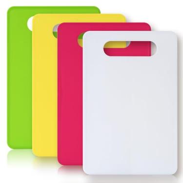 Imagem de Luckyiren Conjunto de 4 tábuas de corte, 29 cm x 19 cm x 0,3 cm, vermelho, verde, amarelo, branco, tábuas de corte de plástico para cozinha com ranhura de suco e orifício para cabo, leve e lavável na