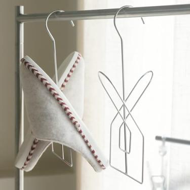 Imagem de SHIMOYMA Organizadores de sapatos pendurados, pacote com 2, sapateira de aço inoxidável, escorredor de sapatos com design de gancho duplo para pendurar sapatos molhados, chinelos, sandálias, tênis