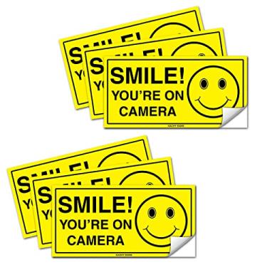 Imagem de (Conjunto de 6) Placa Smile You're On Camera - 5 x 10 cm - Vinil de 4 milímetros - Laminado para maior proteção e durabilidade - Decalque autoadesivo - Proteção UV e à prova de intempéries - Resistente