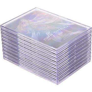 Imagem de Qesonoo Kit de capas para cartas, capas de cartas colecionáveis – 20 capas de plástico rígido e transparentes + 5 suportes de exibição – basquete, futebol, beisebol, protetores de cartas de jogo, branco