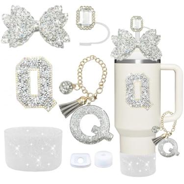 Imagem de Conjunto de acessórios para copos Stanley de prata, 7 peças, decorações de iniciais para Stanley Cup 850 g/1,134 g, inclui tampa de canudo de joia, tampa à prova de derramamento, pingente de alça