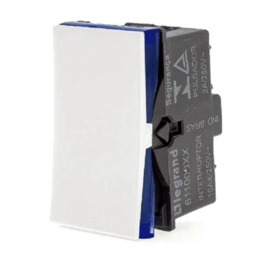 Imagem de Interruptor Simples 10A 250V com Bornes Parafuso e Alta Resistência a Cargas para Uso Residencial