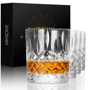 Imagem de Copos de uísque cortados à mão premium (368,5 g, conjunto de 4) – Copos Scotch duplos feitos à mão – Presente para amantes de Bourbon – Vidro estilo para Rum – 4 copos de pedras em caixa de presente