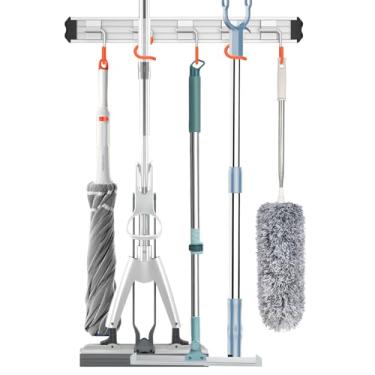 Imagem de QcoQce Suporte de vassoura organizador de ferramentas de jardim montado na parede, estilo moderno, gancho de parede de liga de alumínio móvel, 1 pacote, presente de armazenamento para banheiro