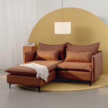 Imagem de Sofá Modular 2 Lugares com Chaise e Pé Metal Sôma Cabecasa Madeiramadeira Mocha Mousse
