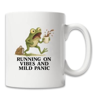 Imagem de Missdaidy-Funny Frog Mug 325 ml – Copo de café de animal fofo com citações sarcásticas – Doing My Best Slowly/Kerfuffle/Mild Panic – Presente para amigos, colegas de trabalho, amantes de sapos