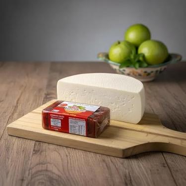 Imagem de Kit Queijo Meia Cura Tipo Parmesão + Goiabada Cascão Premium Vovó Olavo - Autêntico Sab...