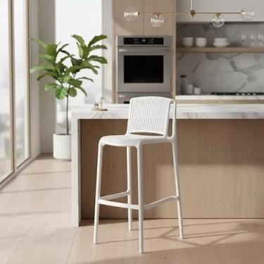 Imagem de Kit 3 Banquetas Milão Altas em Polipropileno, Design Moderno, Empilháveis, Para Bancadas e Áreas Gourmet, Com Apoio para Pés (Branco)