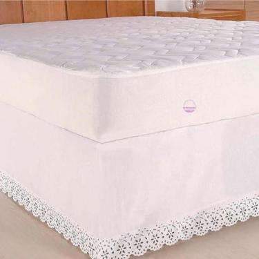 Imagem de Saia para Cama Box Queen com Detalhe no Barrado, Ajustável Solteiro, Viúva, Casal Padrão e Queen com Elástico Branca Riollen