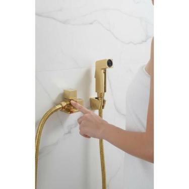 Imagem de Ducha Higiênica Quadrada Dourado: Luxo e Praticidade Banheir - Congrat