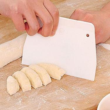 Imagem de Kiboule 1 PCS Raspador de Massa Trapezoidal Raspador de Bolo de Plástico Creme Espátula DIY Cortadores de Pastelaria Raspador Cortador de Pão com Pequeno Furo Ferramentas de Cozimento de Pastelaria Acess
