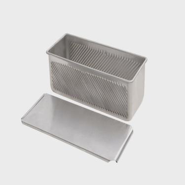 Imagem de Assadeira De Pao De Forma Estampada Aluminio Com Tampa 30X10x10 - Imeca