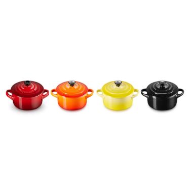 Imagem de Set 4 mini cocottes le creuset 10CM vermelho, laranja, amarelo, preto com pegador preto...