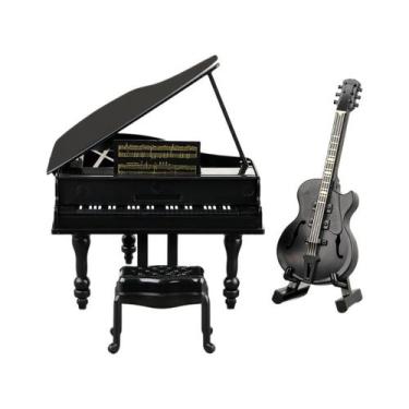 Imagem de Piano de cauda preto Dollhouse Furniture com banco e guitarra 1/12 - y