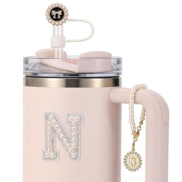 Imagem de 3 peças Stanley Cup Accessories - Capa de canudo para copo de 30 e 1,134 g, topo de palha de 10 mm, corrente de pingentes iniciais de silicone para decoração de alça e adesivo de letras - N