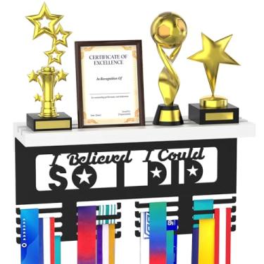 Imagem de DSVENROLY Expositor de cabide de medalha para parede, prateleira de troféu de madeira comporta mais de 64 medalhas, suporte de rack de prêmios de corrida com ganchos de metal, suporte de armazenamento