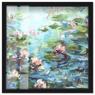 Imagem de Petals on Water Shadowbox Print Coastal Wall Art por Art Remedy, moldura preta, 43 x 43 cm