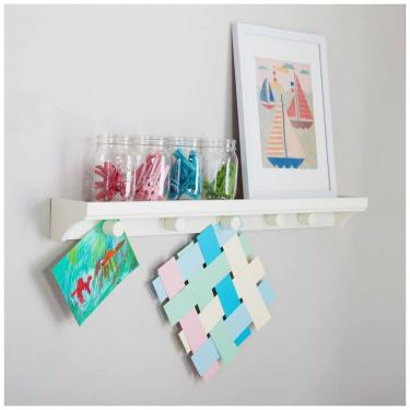 Imagem de Prateleira expositora magnética infantil Martha Stewart Crafting Kids Linen White para exibição de desenhos e trabalhos de arte na parede