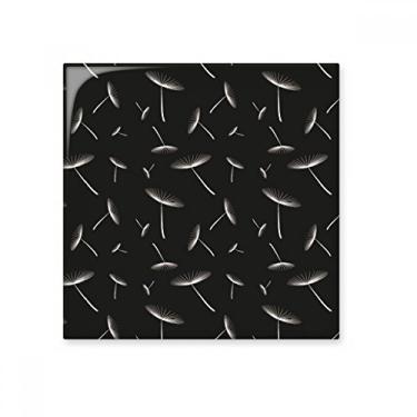 Imagem de Decalque brilhante de azulejo de cerâmica com flores de dente-de-leão branco