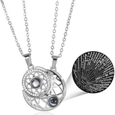 Imagem de Colar De Casal Lua E Sol Para Namorados Magnético Que Se Completam Eu Te Amo Em 100 Idiomas Compromisso Namoradas (Prateado)