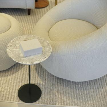 Imagem de Mesa Lateral Norina BAIXA, tampo redondo MDF/Marmorizado Imerso e base Verde Oliva. Marmorizado