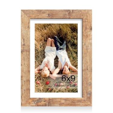 Imagem de iRahmen Porta-retrato 15 x 23 cm com vidro temperado HD, exiba imagens 13 x 22 com tapete ou 15 x 23 sem tapete, moldura de madeira para mesa e parede (marrom rústico, 1 pacote)
