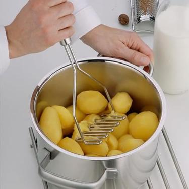 Imagem de Espremedor de batatas, espremedor de batata de metal resistente de aço inoxidável com polimento espelhado, utensílio de triturador de alimentos, espremedor manual, purê de frutas e vegetais, pode ser