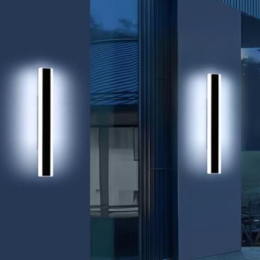 Imagem de Daoseolo Pacote com 2 luminárias de parede externas modernas de 59,9 cm, arandela de parede longa LED externa preta, branco frio 6000K, 24W, IP65, à prova d'água, luminária externa linear para casa