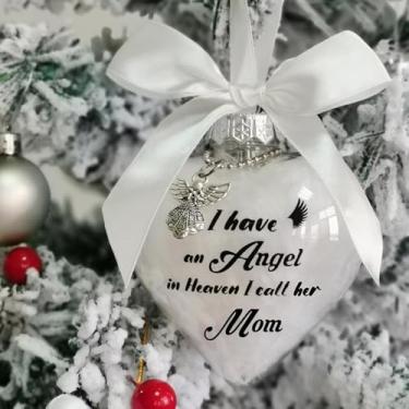 Imagem de Enfeite memorial de Natal, bola de vidro "I Have an Angel in Heaven" com pingente de anjo, fita branca (mãe)