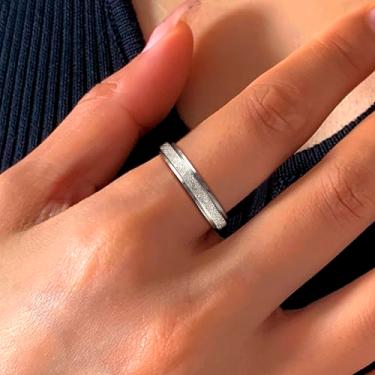 Imagem de Anéis Fidget para mulheres e homens, anel giratório de aço de titânio para alívio da ansiedade, estresse, glitter, jateamento de areia, joia de ansiedade para presentes femininos, Liga de aço, Sem