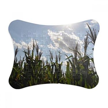 Imagem de Moldura de quebra-cabeça branca com nuvens de céu azul enfeite de quebra-cabeça