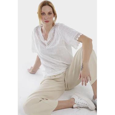 Imagem de Blusa Branca Feminina Em Algodão Maquinetado Com Renda Sob