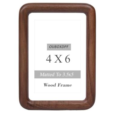 Imagem de OUBOXDPF Porta-retrato 10 x 15 cm de madeira com tapete, moldura de madeira de nogueira maciça natural de canto arredondado com vidro temperado para pendurar ou exibir na mesa horizontal ou