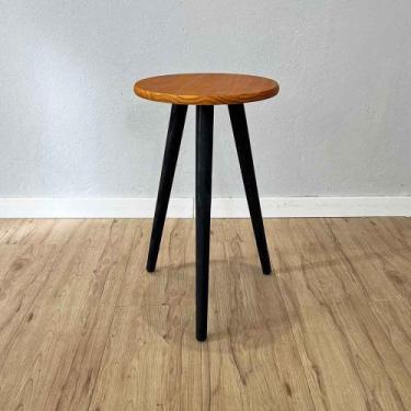 Imagem de Mesa Lateral Redonda com Pé Palito de Madeira Carvalho e Preto - ArtFa