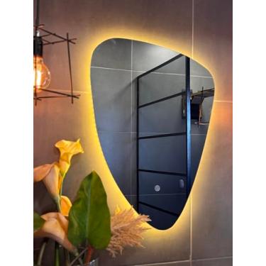 Imagem de Espelho Orgânico com LED 70x50cm Design Moderno e Sustentável Iluminação Ideal para Banheiros e Quartos Perfeito para Maquiagem e Cuidados Pessoais!
